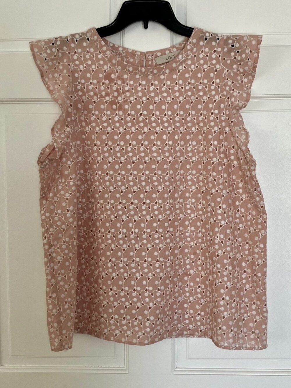 LOFT Eyelet Top Size Large